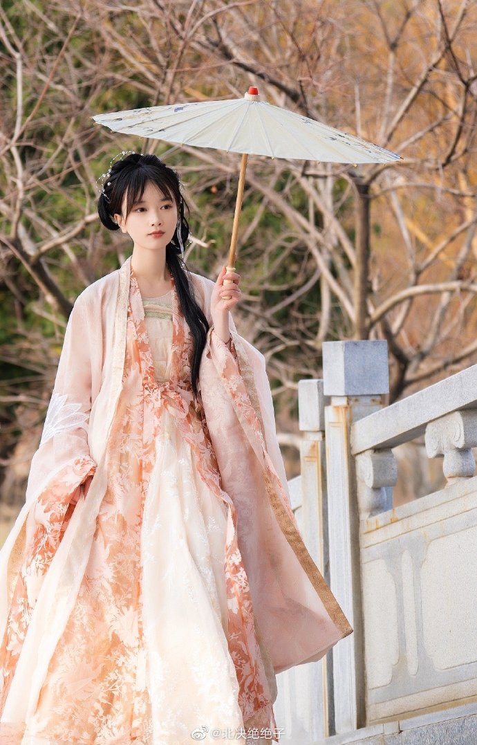 cosplay超话## 人面桃花相映红 ​ 预览 6