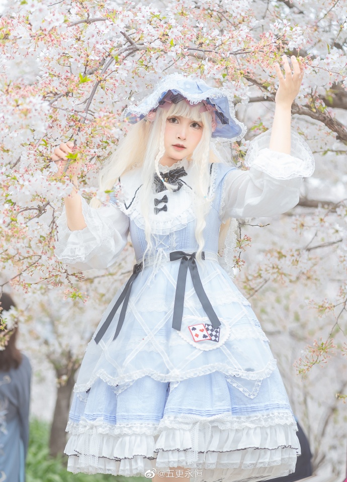 Lolita正片“少女的裙摆是春天最好的文案”取景：@成都漫花庄园 漫花庄园裙子 预览 1