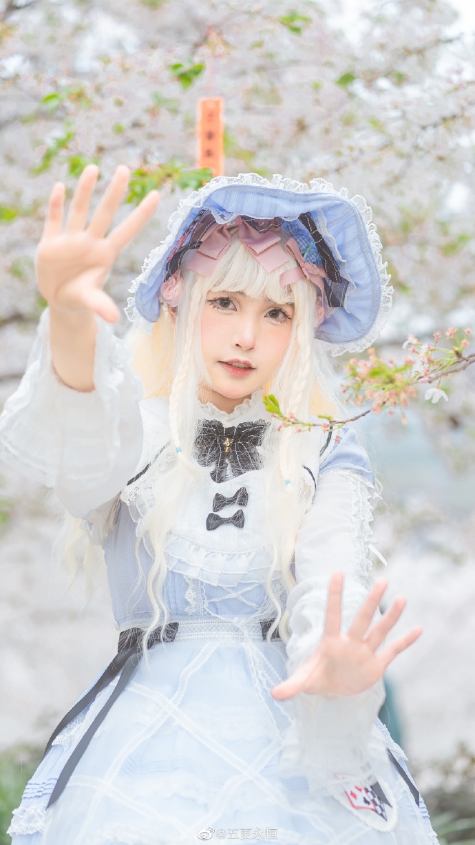 Lolita正片“少女的裙摆是春天最好的文案”取景：@成都漫花庄园 漫花庄园裙子 预览 2