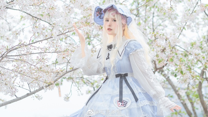 Lolita正片“少女的裙摆是春天最好的文案”取景：@成都漫花庄园 漫花庄园裙子 预览 5
