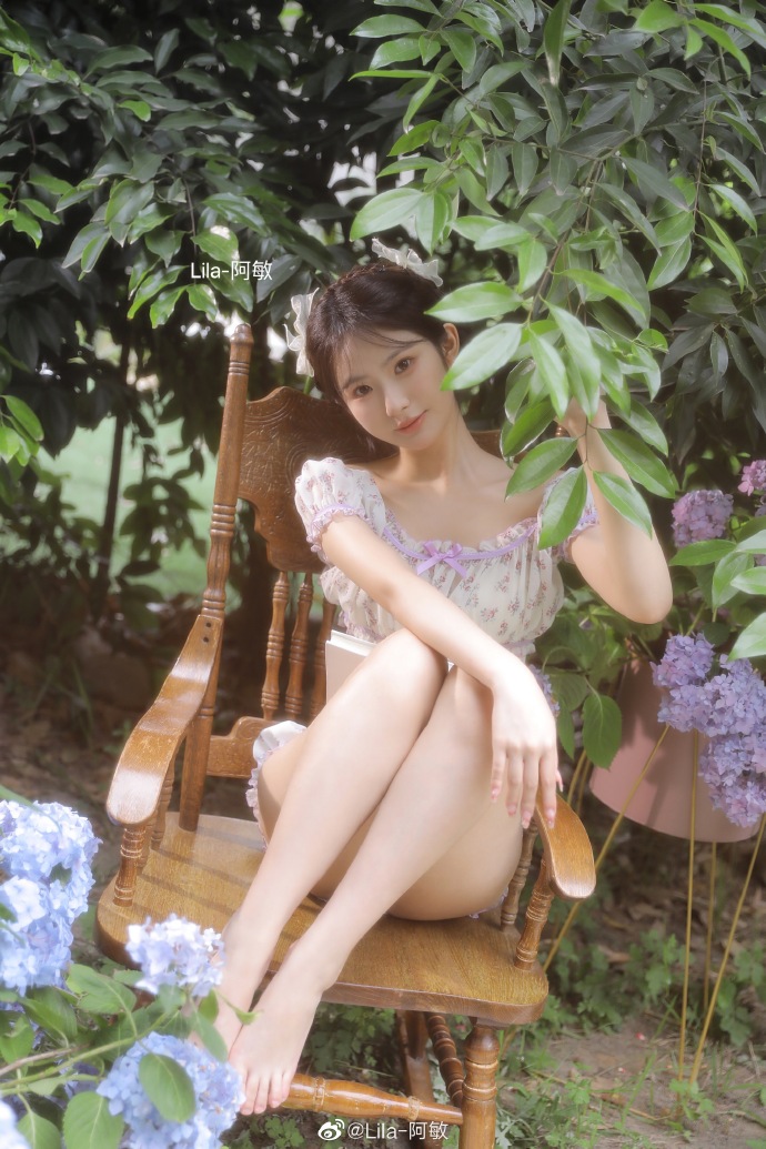 阴天的洛丽塔摄影@阿敏写真馆 客片分享成都约拍超话## 2成都 ​ 预览 3