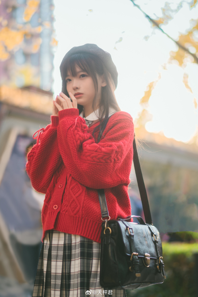 🍁『只在秋季绽放的色彩』出镜：@-樱群- 之前拍摄的银杏写真产出啦～晴天下的银杏 预览 4