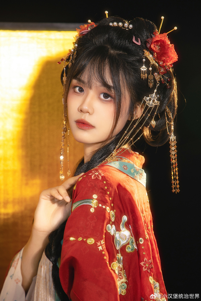 “春风拂槛露华浓🎏”老婆请看！我期待了很久的正片终于！！我感觉人嘛！都应该尝试一 预览 5