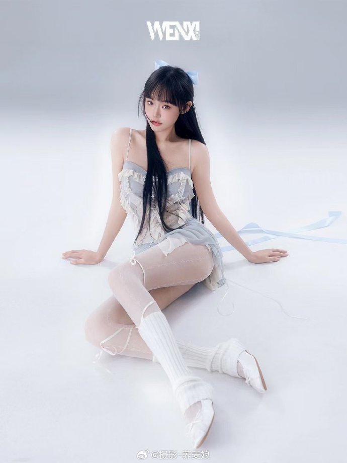在房间宅久了，所以准备去客厅散散心@荞麦娘摄影 ### ​ 预览 3