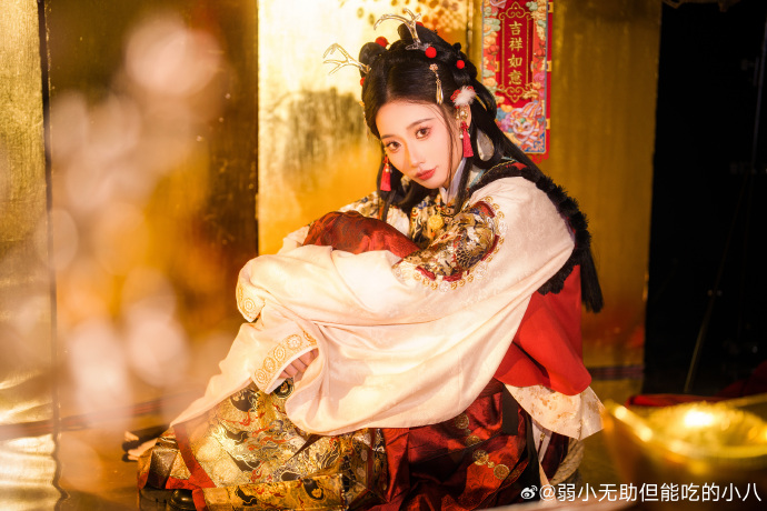 十三余超话### 瑞龙启岁故岁今宵尽，新年明旦来。关+赞 初五抽一位宝子送上新 预览 3