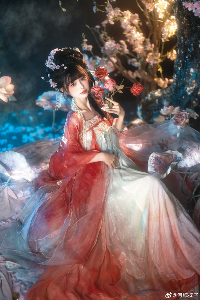 ## 🏮 🏮「天下月色，此間最好」📹：@o夏川凉o 龙年吉祥～新年快乐🧨