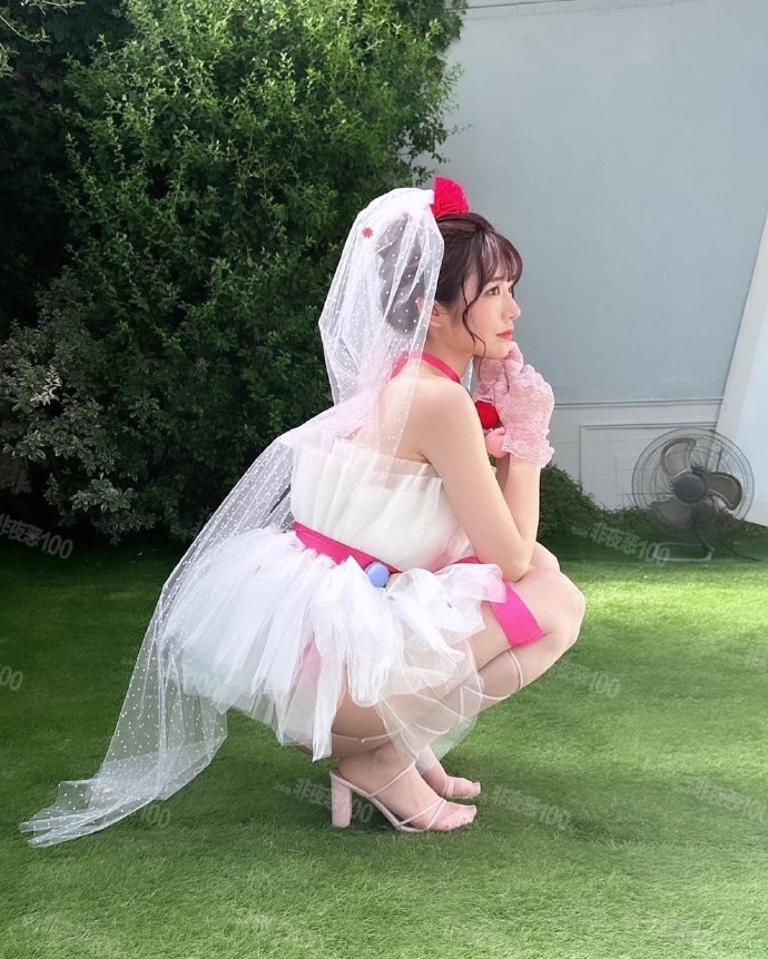 河北彩伽「Cosplay Fetish Book」写真集拍摄花絮。 ​ 预览 3