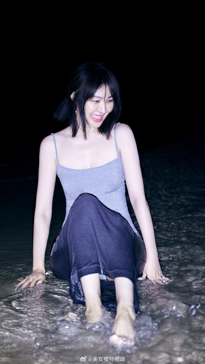 李菲儿私服写真 ​ 预览 4
