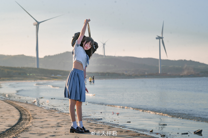 🎐『前往那片风车的海湾』🫧出镜：@少年猫仔捏 前年在东山岛旅拍时，傍晚路过的风车 预览 2