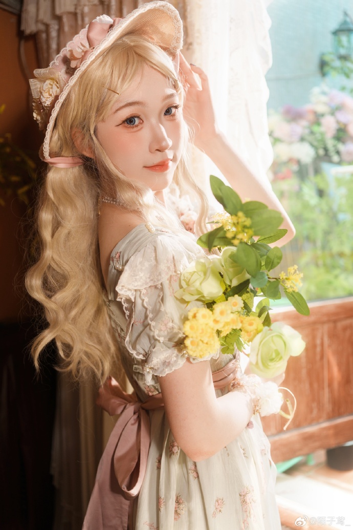 超喜欢的lo正片产出啦###### 出镜：我phx：@喵神不是神 裙子来自：@L 预览 2