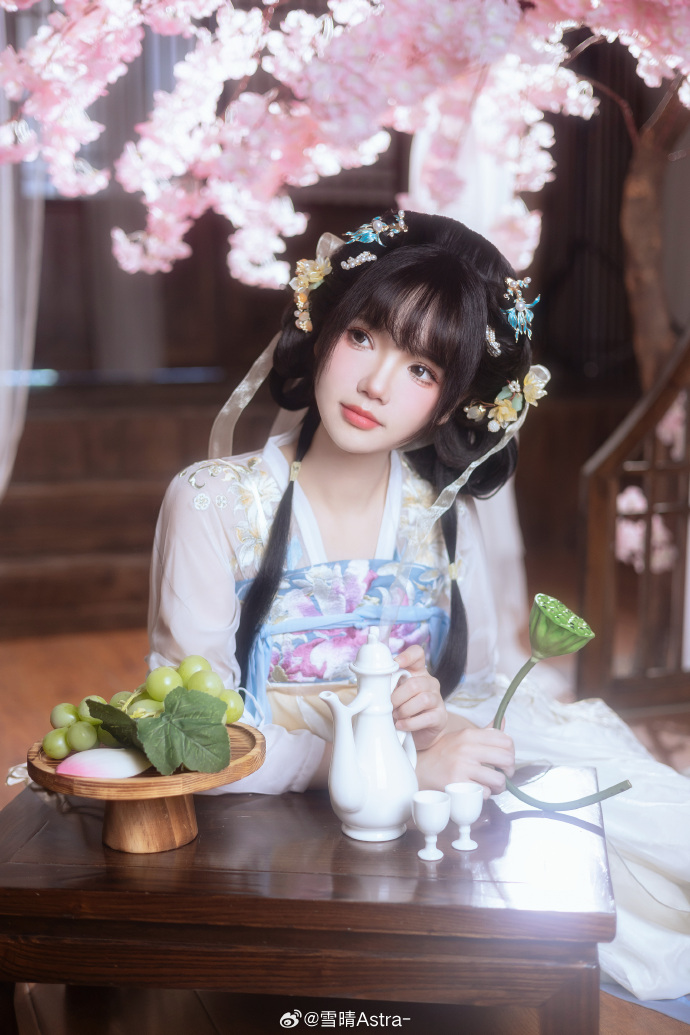 雪晴Astra超话# “师兄，练完剑一起到人间过个中秋节吧”“中秋之夜，放飞花 预览 5