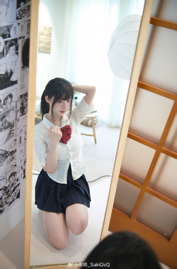 总感觉怪怪的嗯……原来是怪想你的制服来自：@姬物语HIMEMONOGATARI绀