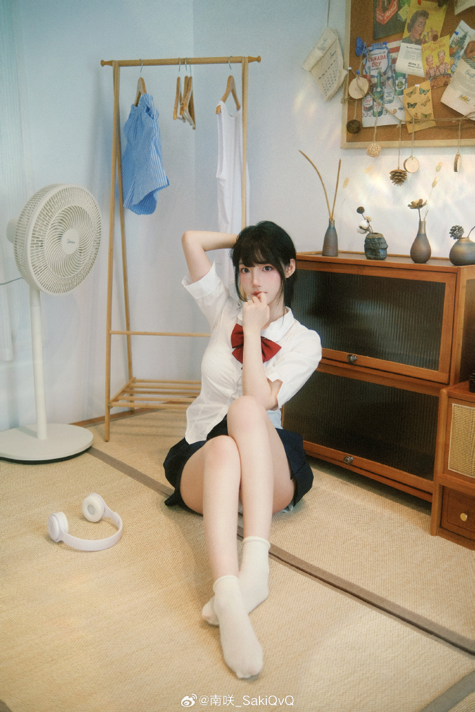 总感觉怪怪的嗯……原来是怪想你的制服来自：@姬物语HIMEMONOGATARI绀 预览 5