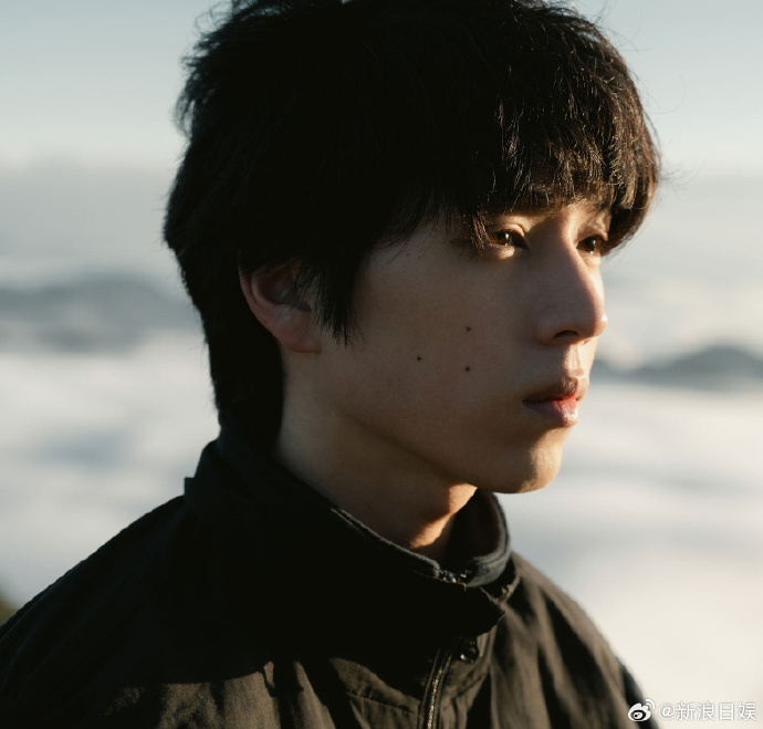 坂东龙汰将于12月4日发售第一本个人写真集《日常日和》，记录了坂东8年间充满私服 预览 1