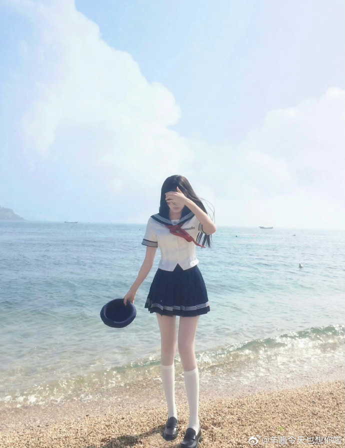 今天的jk制服和海水及天空好配 ~ ​ 预览 1