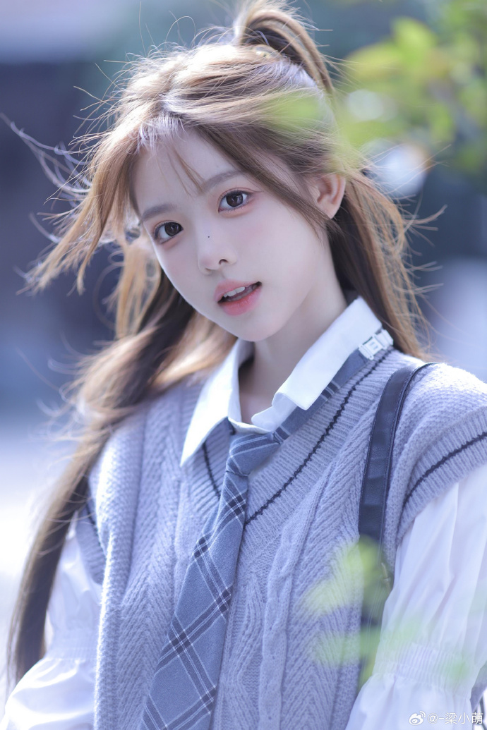 等你下课🎧好多年没穿过jk啦 我的青春回来了📷摄影：@陈半厨 ### ​ 预览 2