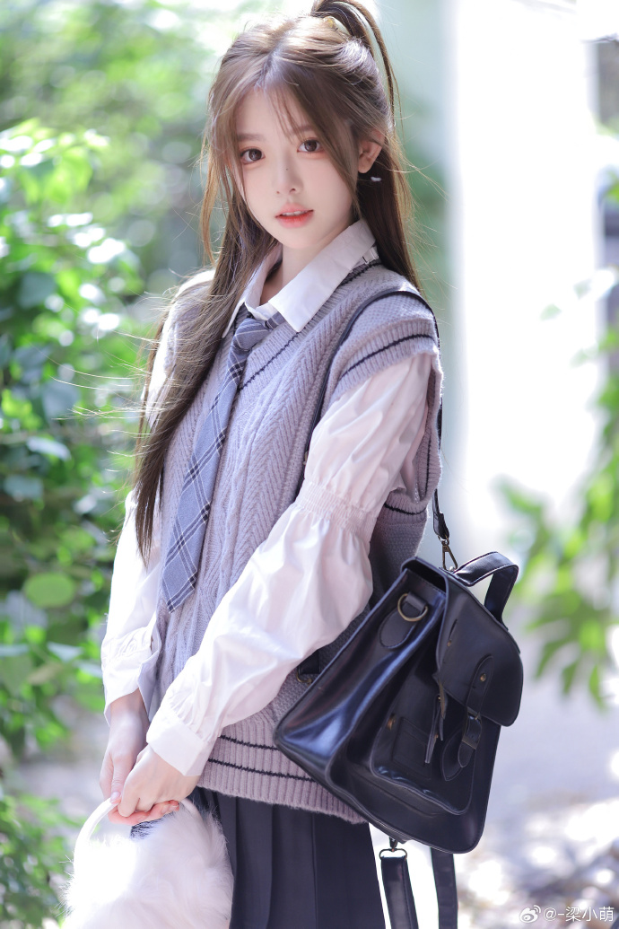 等你下课🎧好多年没穿过jk啦 我的青春回来了📷摄影：@陈半厨 ### ​ 预览 3