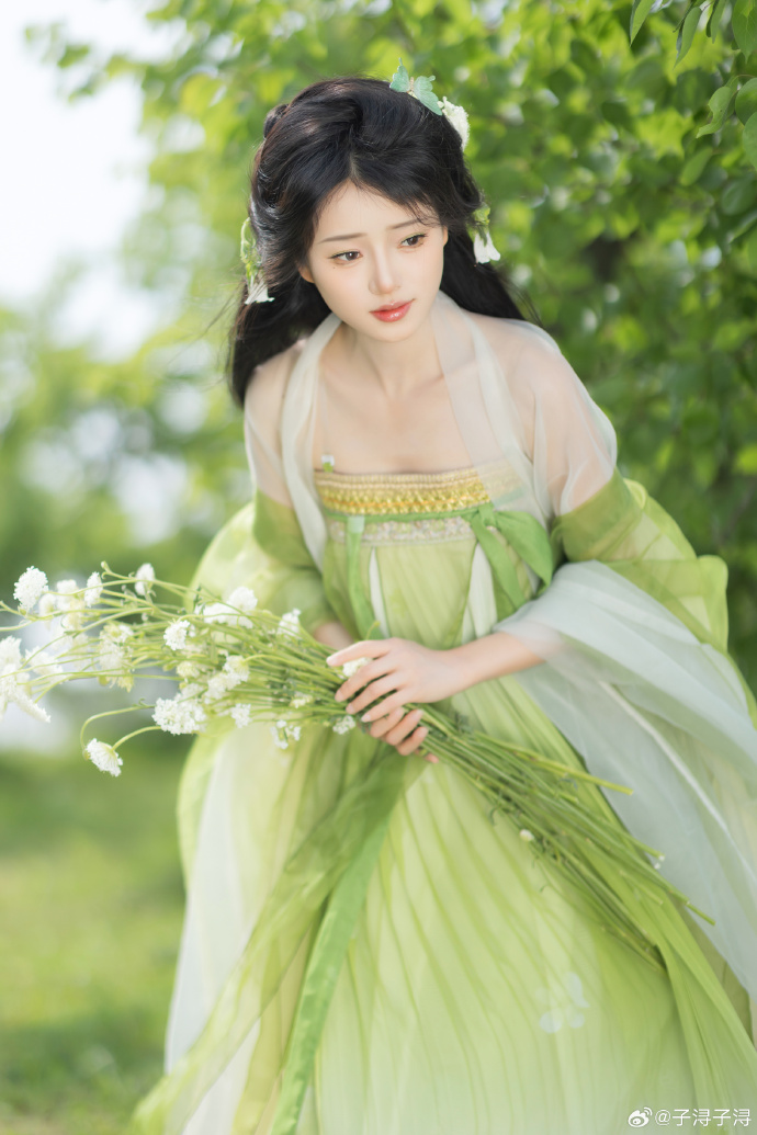 「春归何处」 绿色系是永远的爱～摄影/子浔## ​ 预览 1