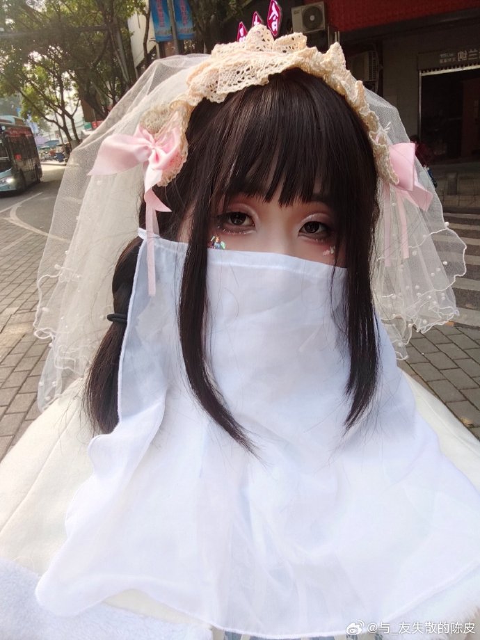 # 又到了穿漂亮裙子出门拍正片的一天，好看的裙子就是要趁着有空且天气条件允许时多 预览 1