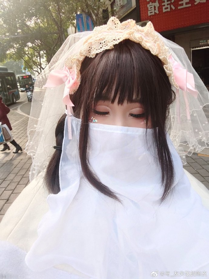 # 又到了穿漂亮裙子出门拍正片的一天，好看的裙子就是要趁着有空且天气条件允许时多 预览 2