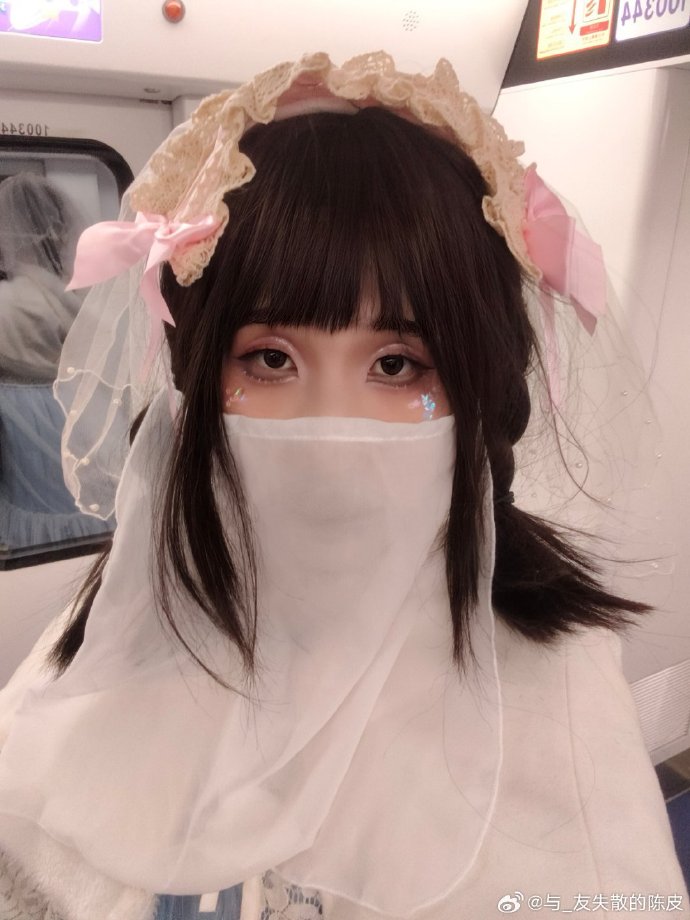 # 又到了穿漂亮裙子出门拍正片的一天，好看的裙子就是要趁着有空且天气条件允许时多 预览 3