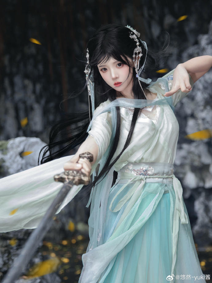 #### 你可别小看我 我还会剑法呢🗡️ ​