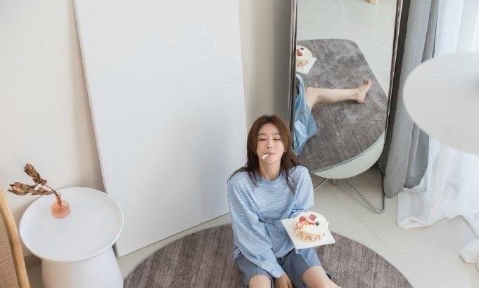 秦岚早期私服写真，好嫩好甜好诱惑 ​ 预览 2