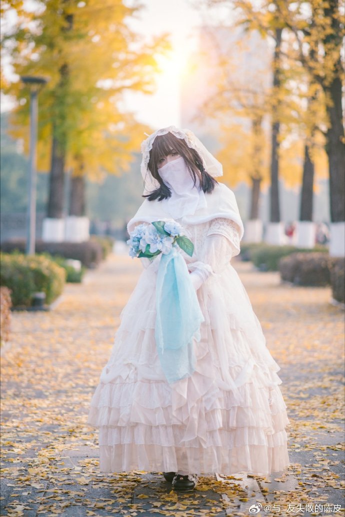 lolita装扮超话花嫁lolita正片：银杏正黄，阳光正好，一起来欣赏秋末冬 预览 3