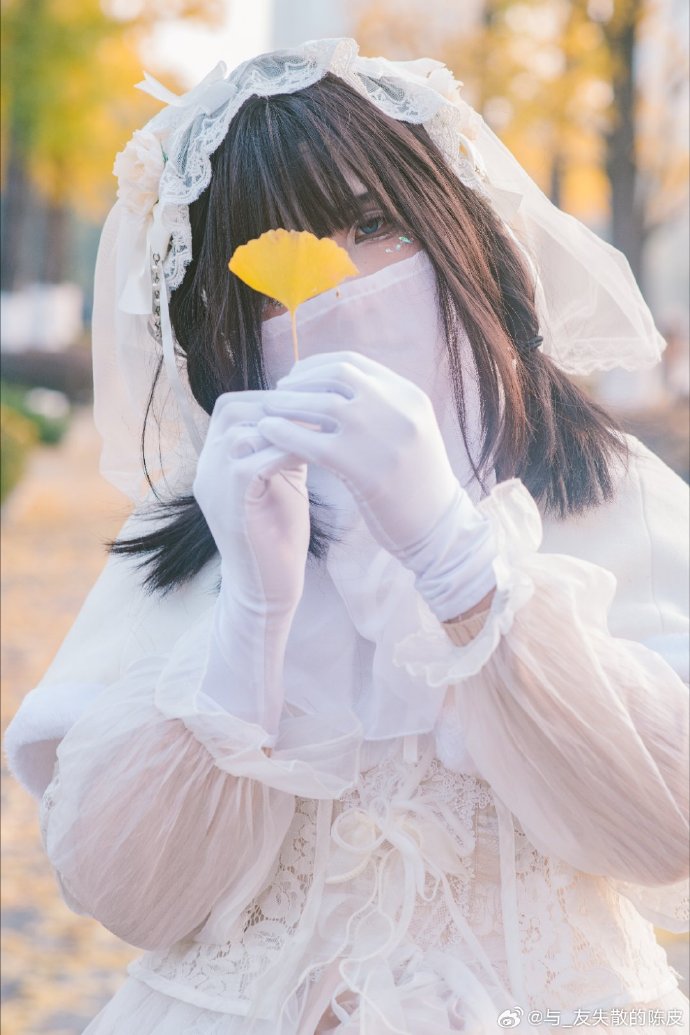 lolita装扮超话花嫁lolita正片：银杏正黄，阳光正好，一起来欣赏秋末冬 预览 5