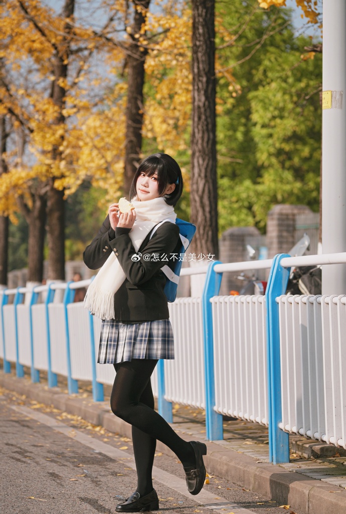 我想了所有关于初冬的文案，都不抵满地银杏来的直白🍂是厚黑！谁懂#### ## ​ 预览 4