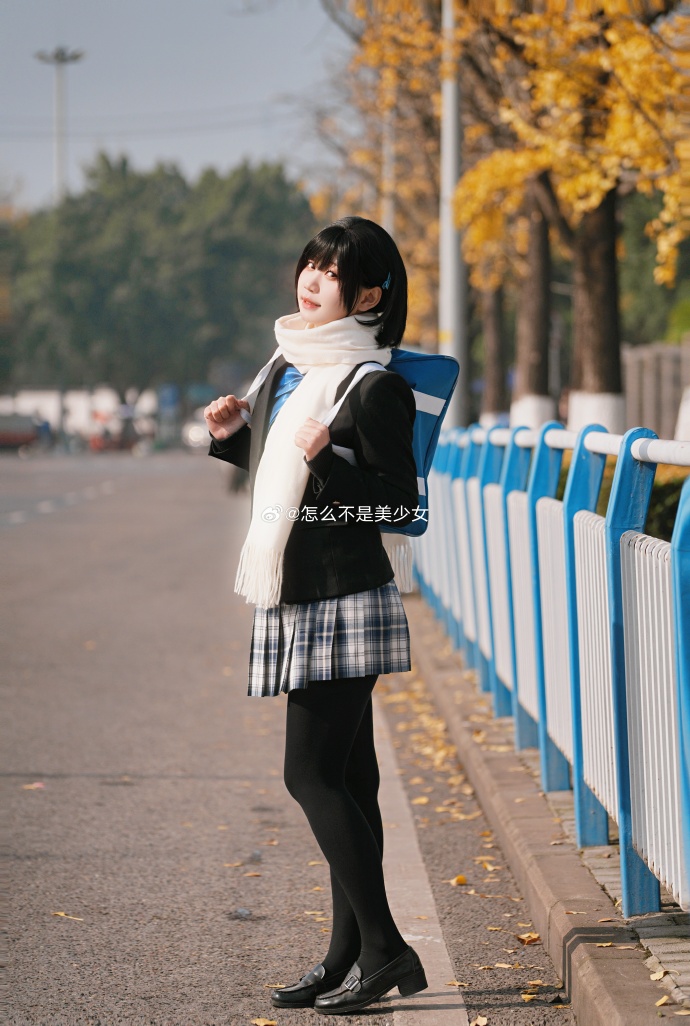 我想了所有关于初冬的文案，都不抵满地银杏来的直白🍂是厚黑！谁懂#### ## ​ 预览 5