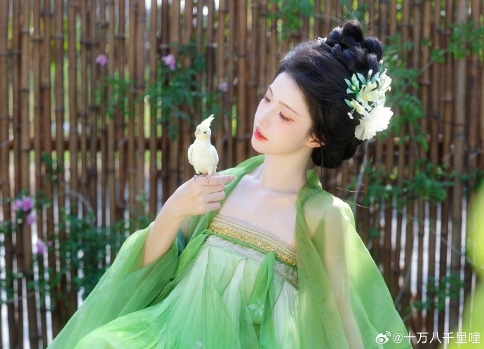 春 和 景 明 📷 亦晚洲 💄玻璃般的豆腐十里呐超话### ​ 预览 1