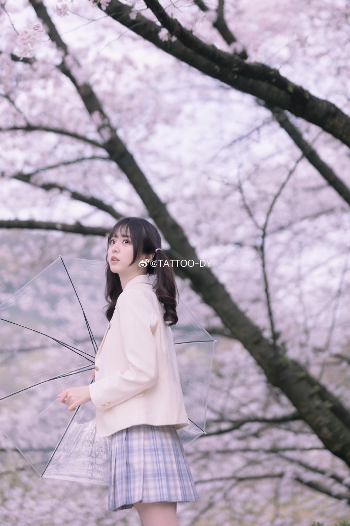 制服与樱花的约定📷：@若寒Rock 上月底拍摄于杭州儿童公园## ​ 预览 1