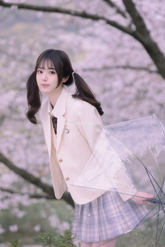 制服与樱花的约定📷：@若寒Rock 上月底拍摄于杭州儿童公园## ​ 预览 3