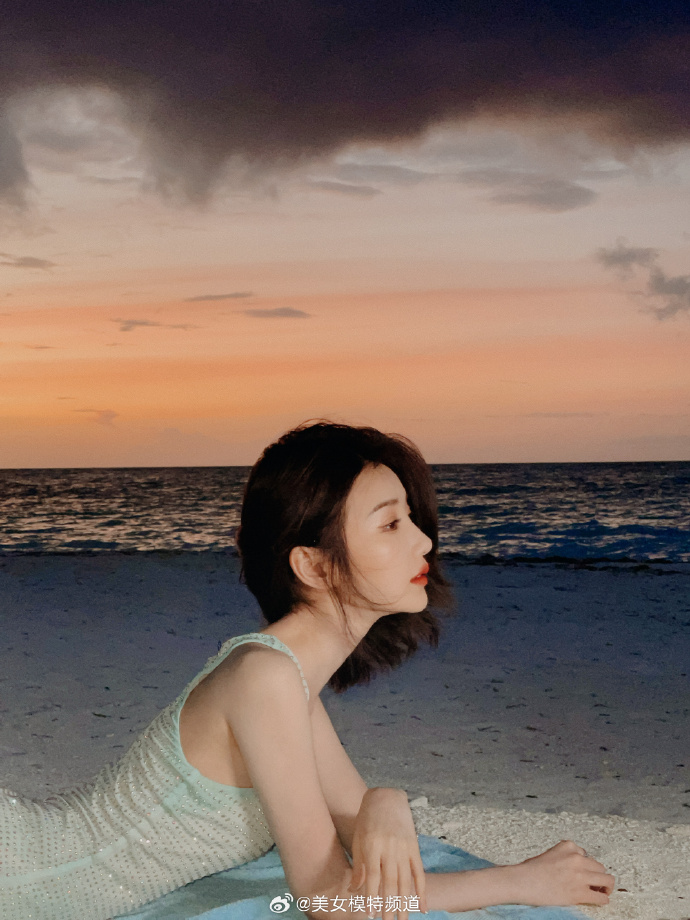 毛晓彤唯美私服写真 ​ 预览 2
