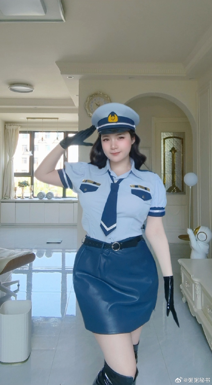 晚上不正经的小狗 ​ 预览 3