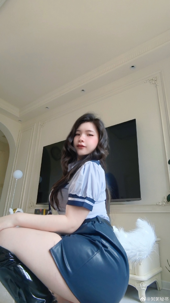 晚上不正经的小狗 ​ 预览 6