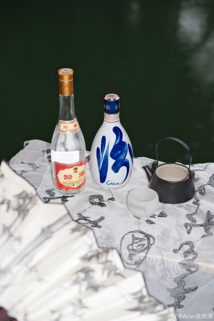 西湖边惊现绝美汉服旅拍圣地！氛围感拉满 在西湖边发现一家神仙旅拍店——山一半精致 预览 5