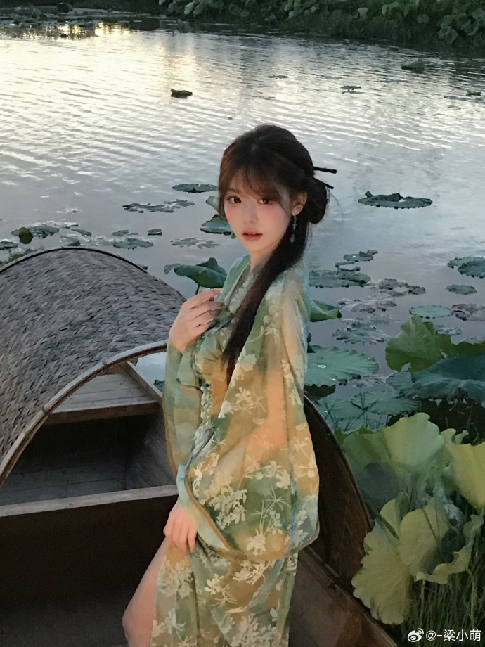 🪷小荷才露尖尖角📷@飘飘呐 ##### ​ 预览 3