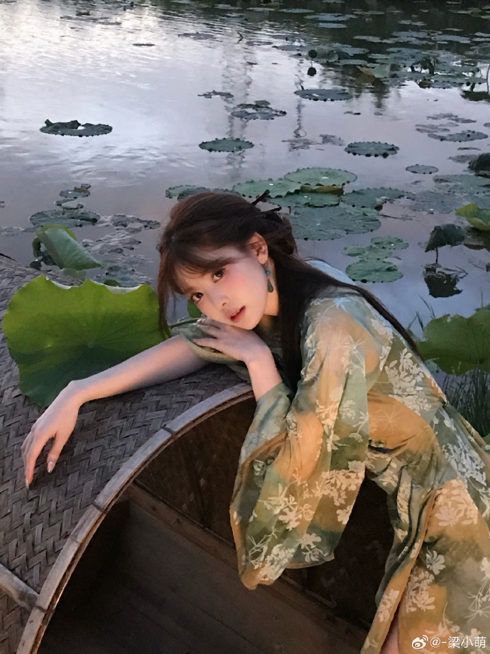 🪷小荷才露尖尖角📷@飘飘呐 ##### ​ 预览 4