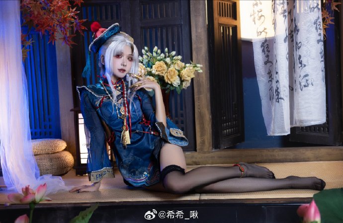 摄影：@styrocket 后期：@粉圆fy 妆面：阿朽玉玲珑这套也终于是拍上了 预览 2