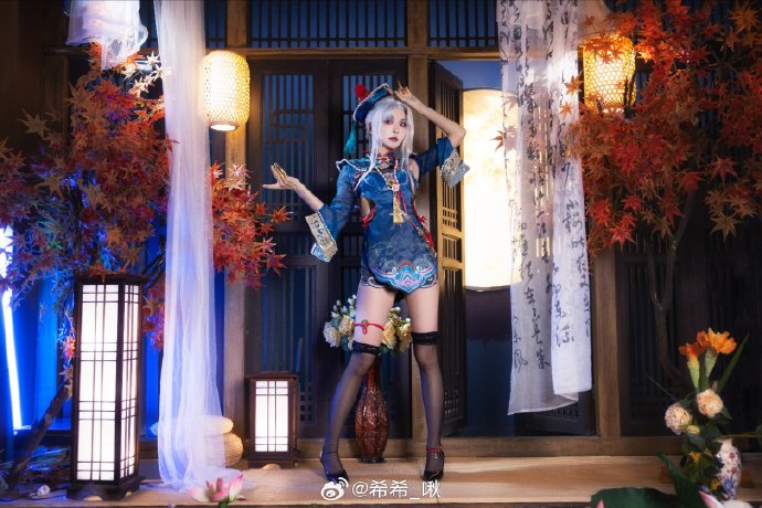 摄影：@styrocket 后期：@粉圆fy 妆面：阿朽玉玲珑这套也终于是拍上了 预览 3