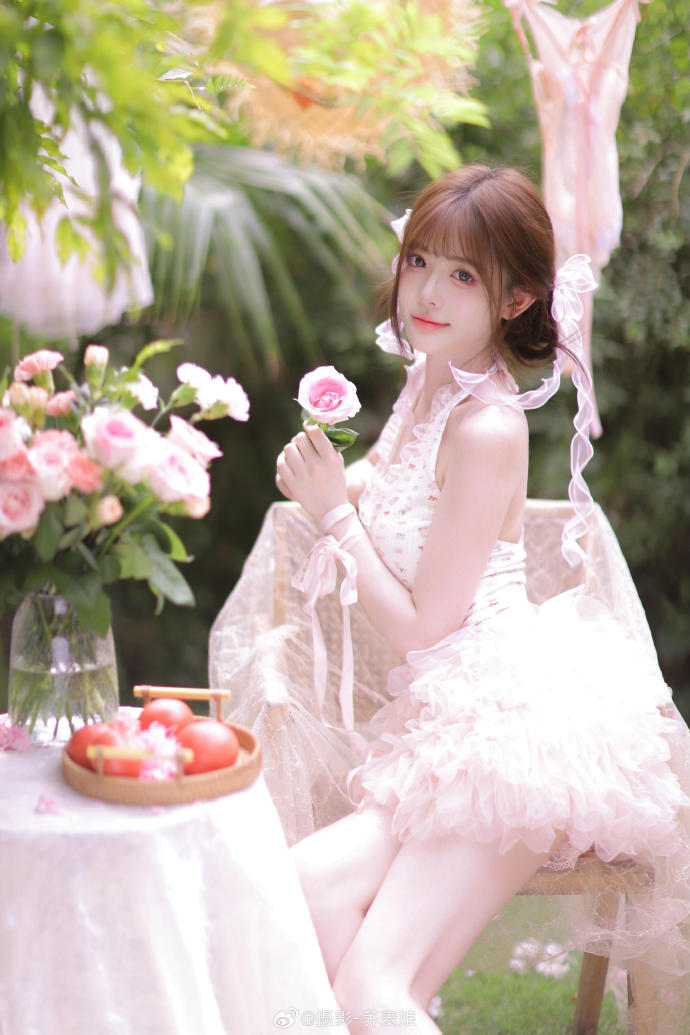 全球精英摄影超话 🎀法式写真|公主的后花园⊹꙳🫧₊✧🐰拍了一组很梦幻的花园写真 预览 1