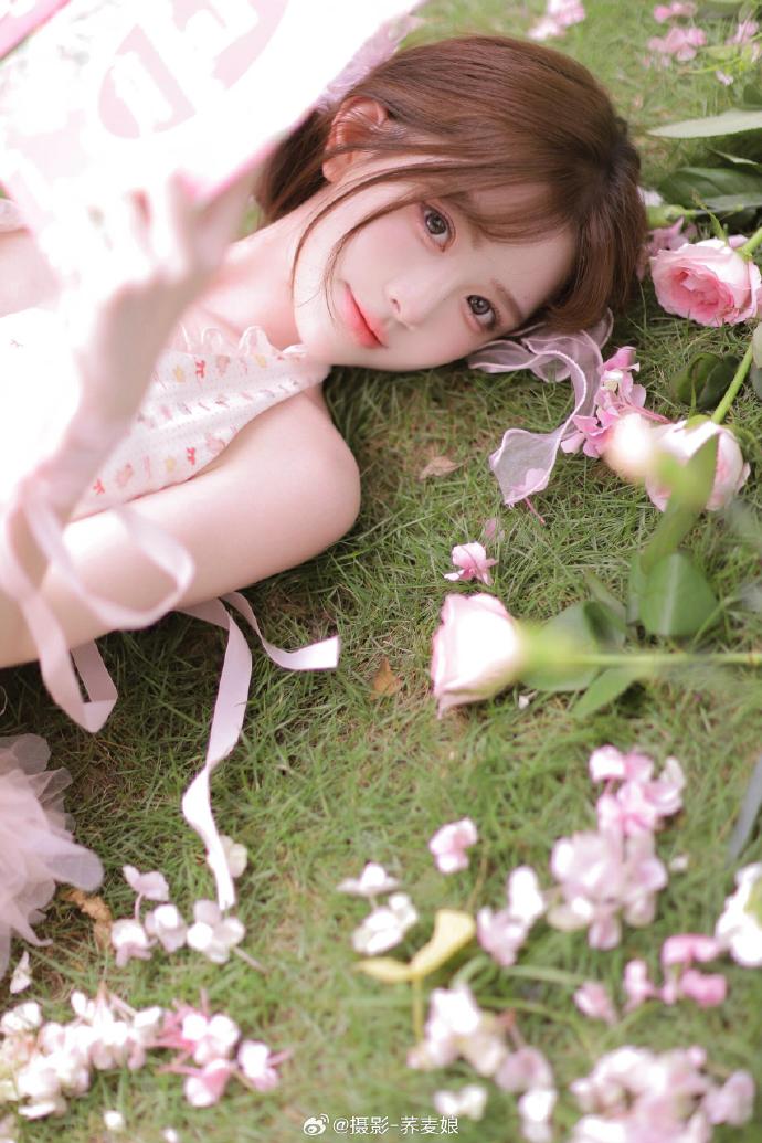 全球精英摄影超话 🎀法式写真|公主的后花园⊹꙳🫧₊✧🐰拍了一组很梦幻的花园写真 预览 6