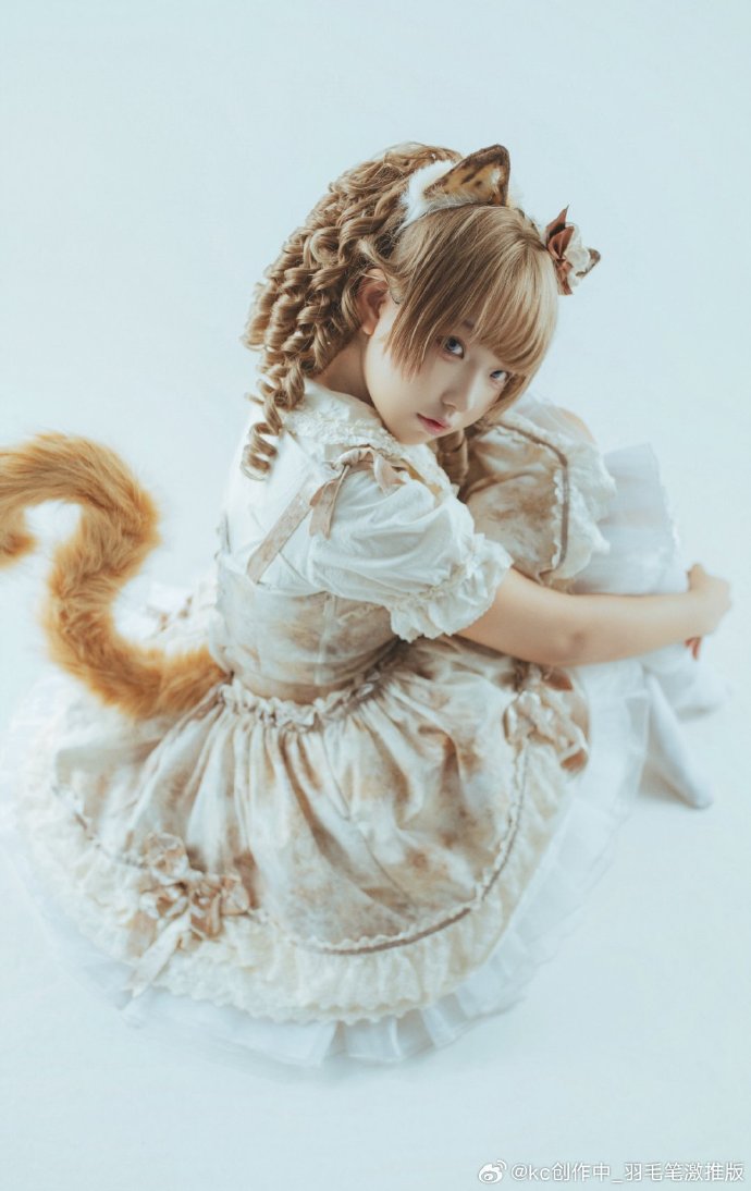 好久没拍过lo啦 调了很喜欢的色还是好喜欢虎斑猫LOLITA超话## ​ 预览 3