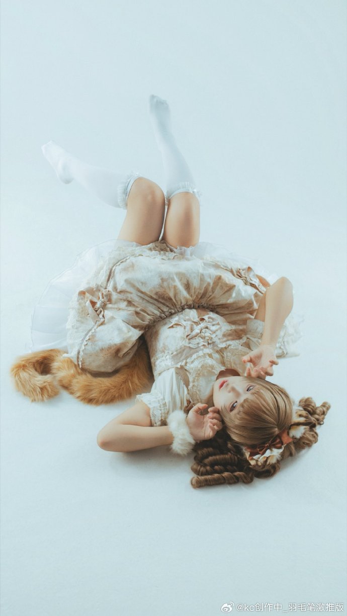 好久没拍过lo啦 调了很喜欢的色还是好喜欢虎斑猫LOLITA超话## ​ 预览 5
