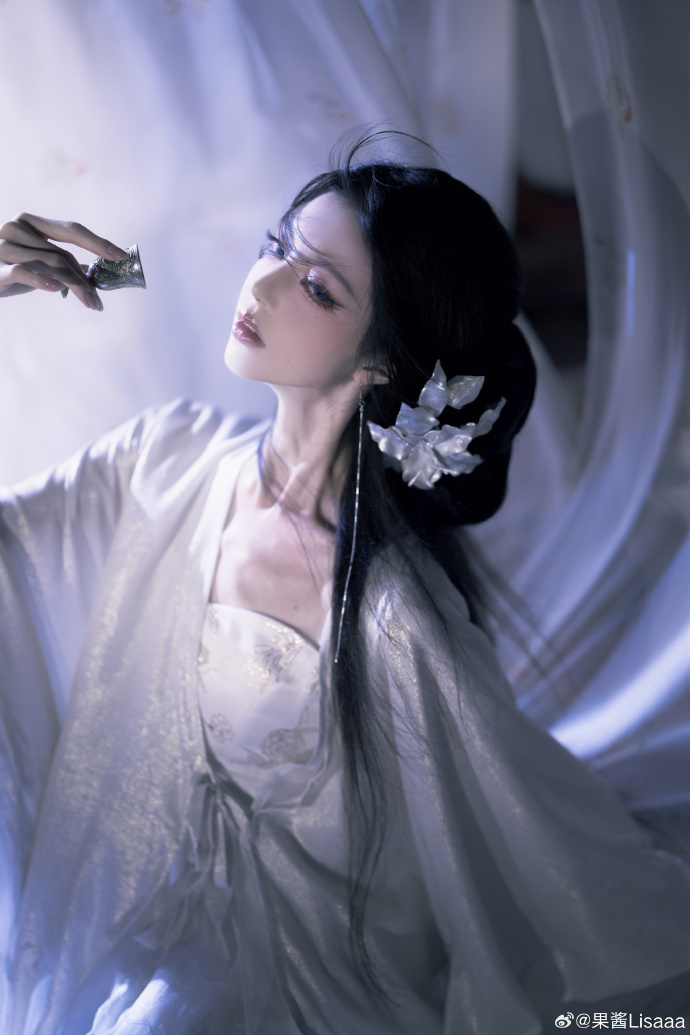 汉服超话 “烟波里成灰 也去得完美”### ​ 预览 3