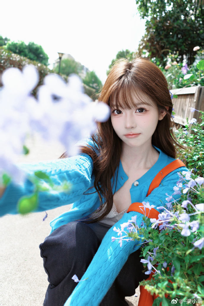 每天开心 就每天漂亮🦋理光gr3x拍的我～######## ​ 预览 1