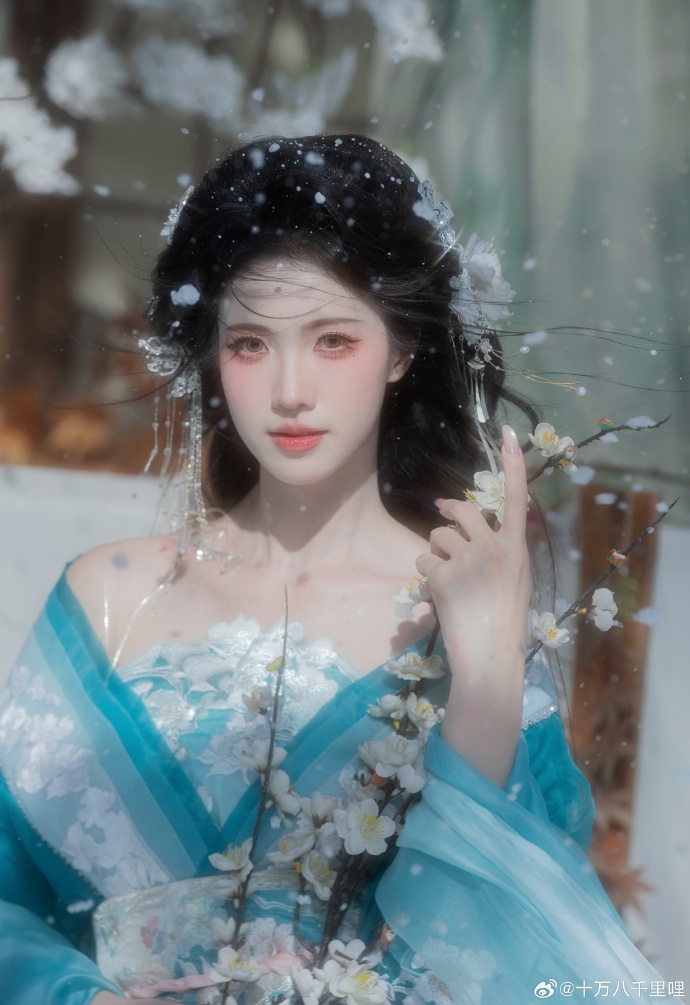 雪落下的声音 十里呐超话### 📷亦晚洲 💄婷婷不吃西红柿🍅 ​ 预览 5