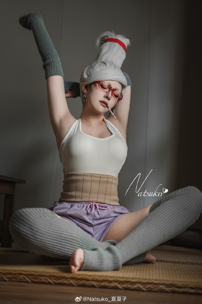 绫濑星子⭐️👵出镜@-你夏夏- 📷@野兽派红茶 转➕关，抽三位壁纸，1.15开特 预览 1